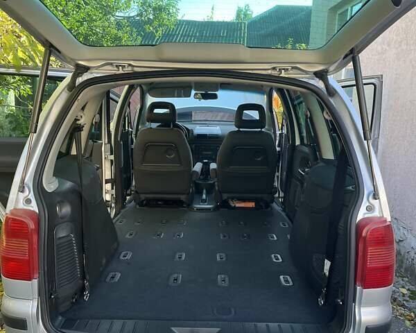 Серый Сеат Альхамбра, объемом двигателя 2 л и пробегом 220 тыс. км за 7999 $, фото 17 на Automoto.ua