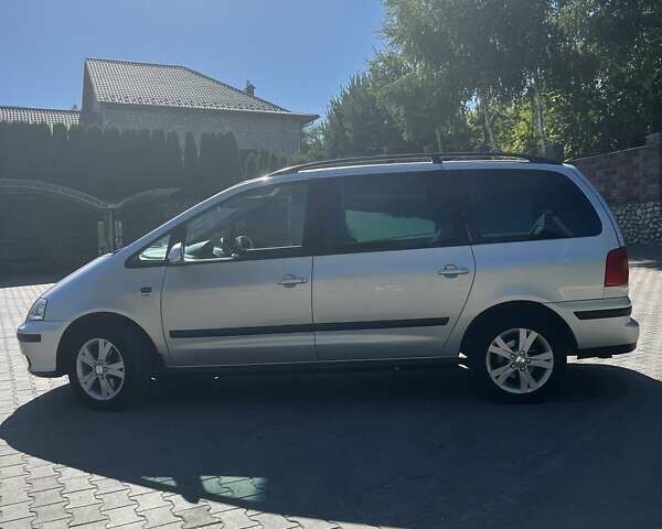 Серый Сеат Альхамбра, объемом двигателя 2 л и пробегом 220 тыс. км за 7999 $, фото 2 на Automoto.ua