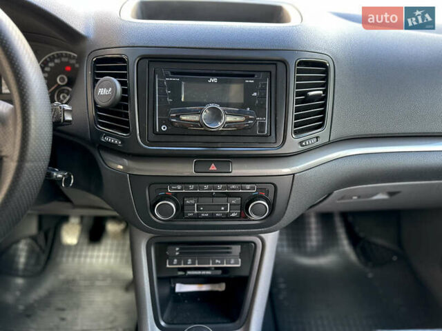 Серый Сеат Альхамбра, объемом двигателя 2 л и пробегом 385 тыс. км за 8599 $, фото 27 на Automoto.ua