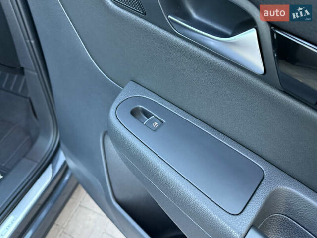 Серый Сеат Альхамбра, объемом двигателя 2 л и пробегом 194 тыс. км за 23858 $, фото 71 на Automoto.ua