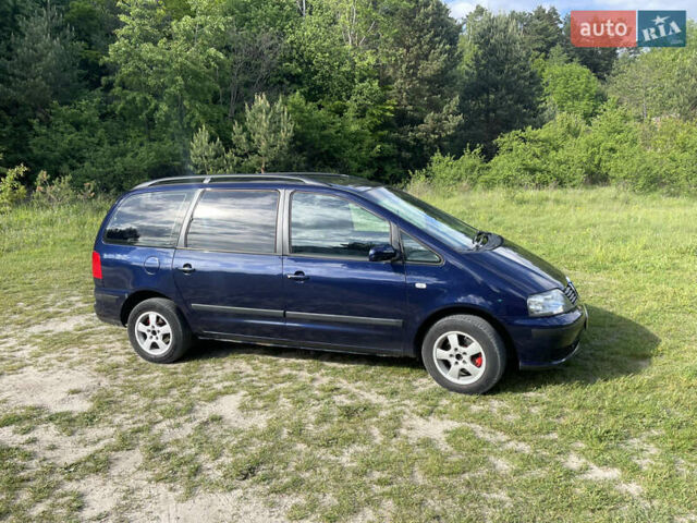 Синий Сеат Альхамбра, объемом двигателя 2 л и пробегом 558 тыс. км за 3800 $, фото 1 на Automoto.ua