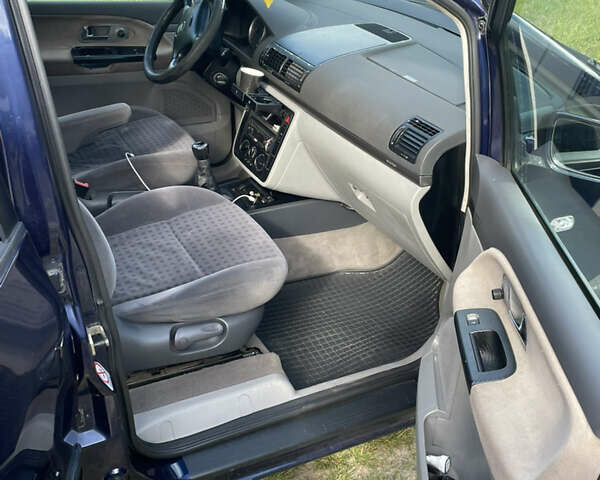 Синий Сеат Альхамбра, объемом двигателя 2 л и пробегом 558 тыс. км за 3800 $, фото 4 на Automoto.ua