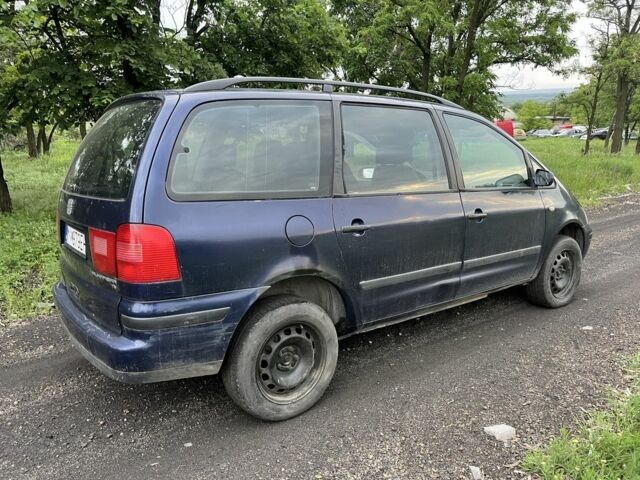 Синий Сеат Альхамбра, объемом двигателя 0 л и пробегом 300 тыс. км за 2750 $, фото 4 на Automoto.ua