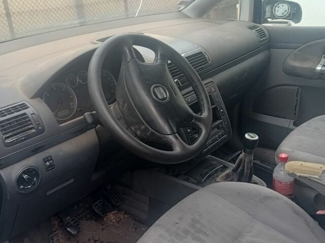 Синий Сеат Альхамбра, объемом двигателя 2 л и пробегом 300 тыс. км за 952 $, фото 4 на Automoto.ua