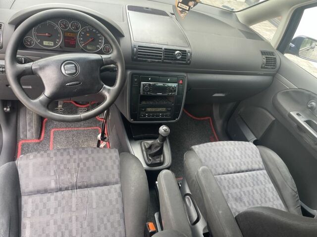 Синий Сеат Альхамбра, объемом двигателя 1.9 л и пробегом 300 тыс. км за 2150 $, фото 5 на Automoto.ua