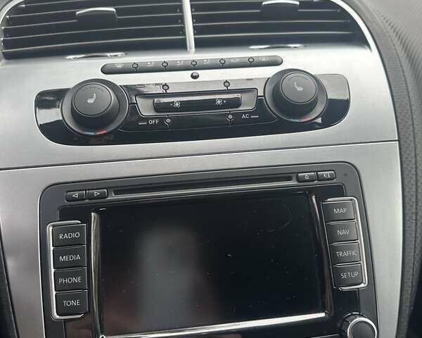 Сеат Алтеа Фрітрек 2013 у Києві на Automoto.ua Білий Сеат Алтеа Фрітрек, об'ємом двигуна 2 л та пробігом 178 тис. км за 11800 $, фото 10 на Automoto.ua