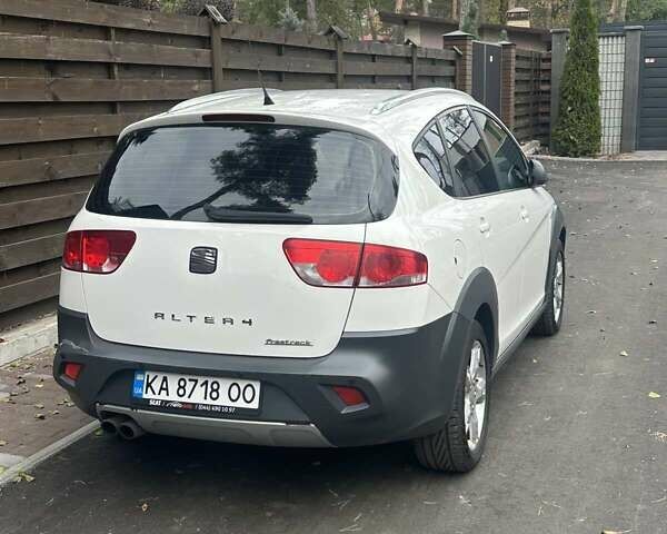 Сеат Алтеа Фрітрек 2013 у Києві на Automoto.ua Білий Сеат Алтеа Фрітрек, об'ємом двигуна 2 л та пробігом 178 тис. км за 11800 $, фото 1 на Automoto.ua