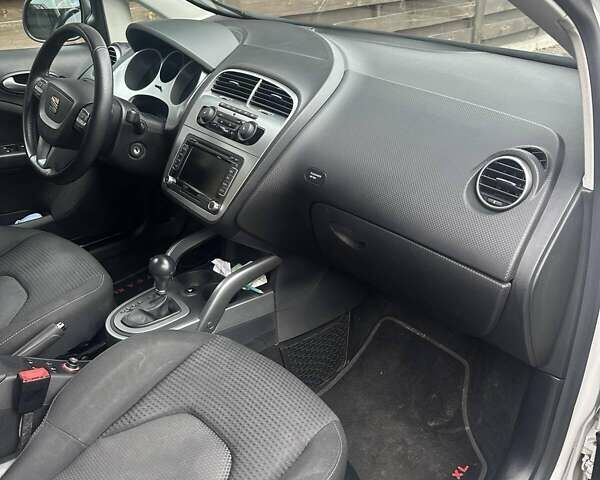 Сеат Алтеа Фрітрек 2013 у Києві на Automoto.ua Білий Сеат Алтеа Фрітрек, об'ємом двигуна 2 л та пробігом 178 тис. км за 11800 $, фото 7 на Automoto.ua