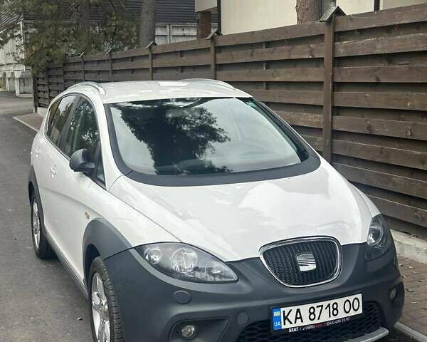 Сеат Алтеа Фрітрек 2013 у Києві на Automoto.ua Білий Сеат Алтеа Фрітрек, об'ємом двигуна 2 л та пробігом 178 тис. км за 11800 $, фото 3 на Automoto.ua