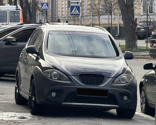 Черный Сеат Алтеа Фритрэк, объемом двигателя 2 л и пробегом 219 тыс. км за 8199 $, фото 2 на Automoto.ua