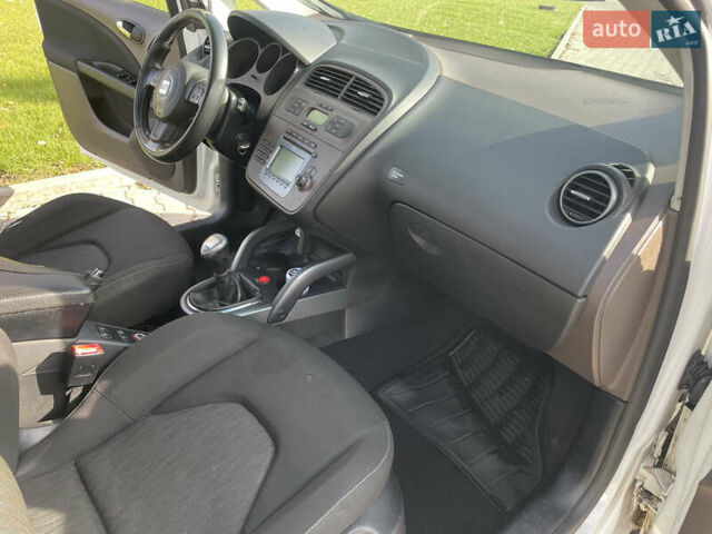 Сеат Алтеа Фритрэк, объемом двигателя 2 л и пробегом 280 тыс. км за 6700 $, фото 22 на Automoto.ua