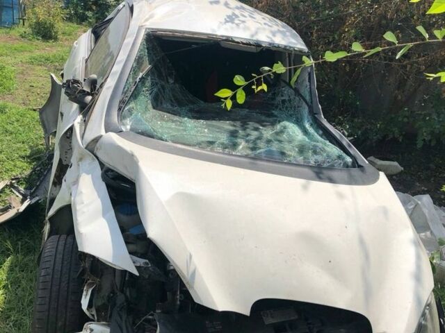 Белый Сеат Алтеа, объемом двигателя 0 л и пробегом 50 тыс. км за 1200 $, фото 14 на Automoto.ua