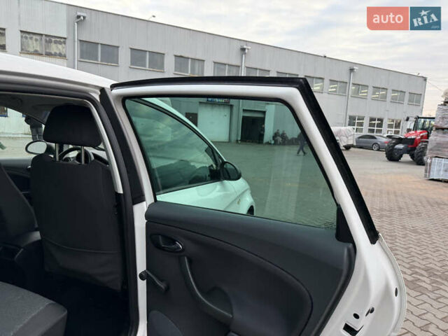 Білий Сеат Altea, об'ємом двигуна 1.6 л та пробігом 255 тис. км за 4999 $, фото 33 на Automoto.ua