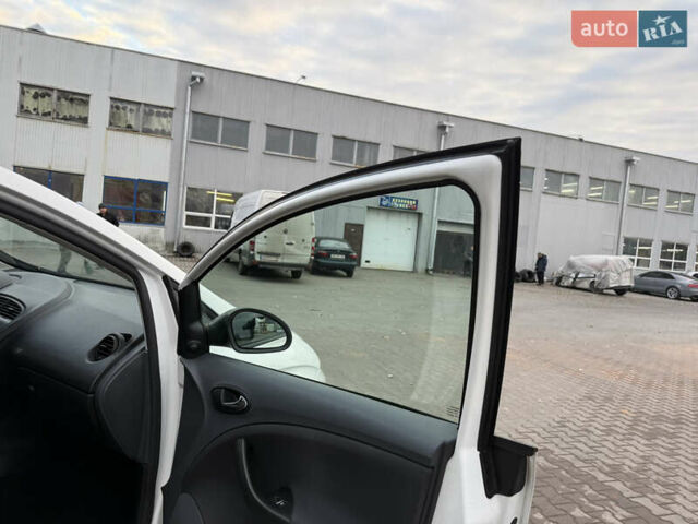 Белый Сеат Алтеа, объемом двигателя 1.6 л и пробегом 250 тыс. км за 5100 $, фото 37 на Automoto.ua