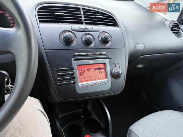 Білий Сеат Altea, об'ємом двигуна 1.6 л та пробігом 255 тис. км за 4999 $, фото 20 на Automoto.ua