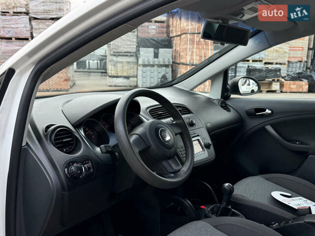 Белый Сеат Алтеа, объемом двигателя 1.6 л и пробегом 250 тыс. км за 5100 $, фото 17 на Automoto.ua