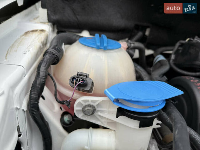 Білий Сеат Altea, об'ємом двигуна 1.6 л та пробігом 255 тис. км за 4999 $, фото 44 на Automoto.ua