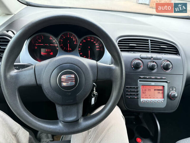 Білий Сеат Altea, об'ємом двигуна 1.6 л та пробігом 255 тис. км за 4999 $, фото 19 на Automoto.ua