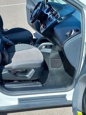 Білий Сеат Altea, об'ємом двигуна 1.39 л та пробігом 190 тис. км за 5950 $, фото 29 на Automoto.ua