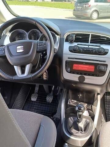 Білий Сеат Altea, об'ємом двигуна 1.39 л та пробігом 190 тис. км за 5950 $, фото 8 на Automoto.ua