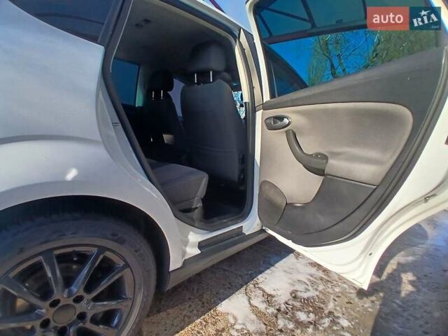 Білий Сеат Altea, об'ємом двигуна 1.6 л та пробігом 263 тис. км за 7430 $, фото 4 на Automoto.ua