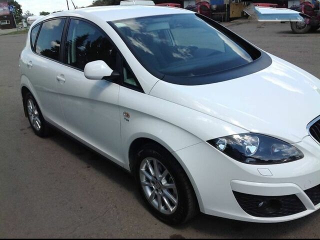 Білий Сеат Altea, об'ємом двигуна 1.2 л та пробігом 91 тис. км за 8600 $, фото 3 на Automoto.ua