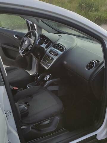 Белый Сеат Алтеа, объемом двигателя 1.4 л и пробегом 180 тыс. км за 6300 $, фото 5 на Automoto.ua