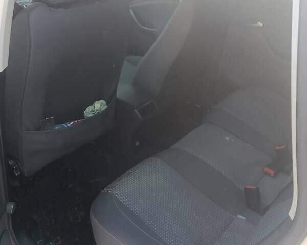 Белый Сеат Алтеа, объемом двигателя 1.6 л и пробегом 234 тыс. км за 6700 $, фото 2 на Automoto.ua