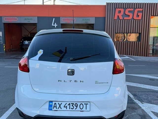 Білий Сеат Altea, об'ємом двигуна 1.6 л та пробігом 277 тис. км за 7400 $, фото 4 на Automoto.ua