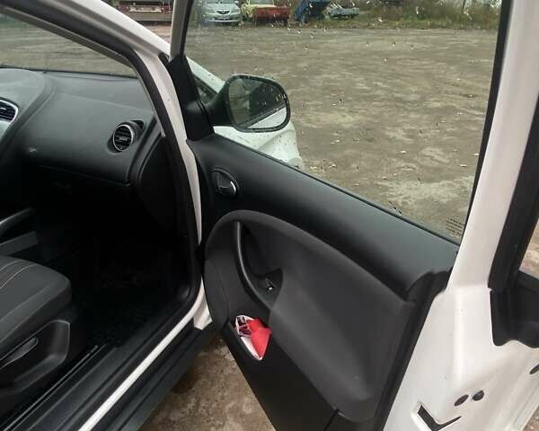 Белый Сеат Алтеа, объемом двигателя 1.6 л и пробегом 238 тыс. км за 9500 $, фото 15 на Automoto.ua