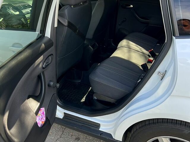 Сеат Altea 2013 у Фастове на Automoto.ua Білий Сеат Altea, об'ємом двигуна 1.6 л та пробігом 121 тис. км за 8900 $, фото 8 на Automoto.ua