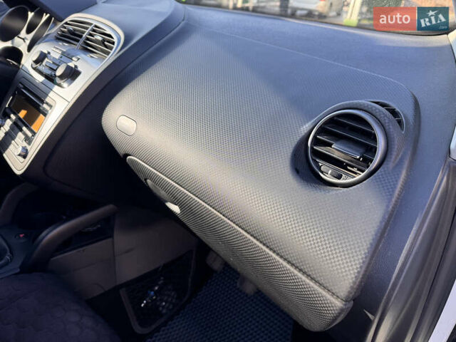 Белый Сеат Алтеа, объемом двигателя 1.6 л и пробегом 211 тыс. км за 10500 $, фото 54 на Automoto.ua