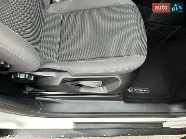 Белый Сеат Алтеа, объемом двигателя 1.39 л и пробегом 159 тыс. км за 8700 $, фото 32 на Automoto.ua
