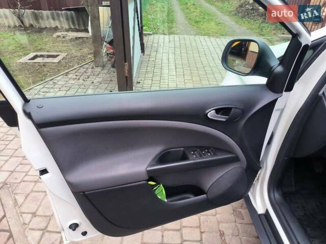 Білий Сеат Altea, об'ємом двигуна 1.6 л та пробігом 129 тис. км за 10300 $, фото 9 на Automoto.ua