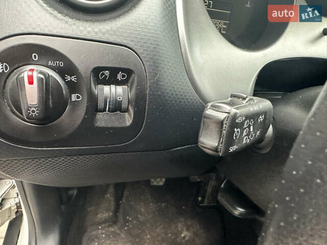 Білий Сеат Altea, об'ємом двигуна 1.39 л та пробігом 159 тис. км за 8700 $, фото 27 на Automoto.ua