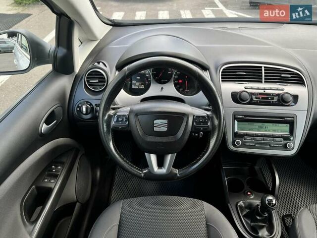 Білий Сеат Altea, об'ємом двигуна 1.6 л та пробігом 257 тис. км за 8999 $, фото 24 на Automoto.ua
