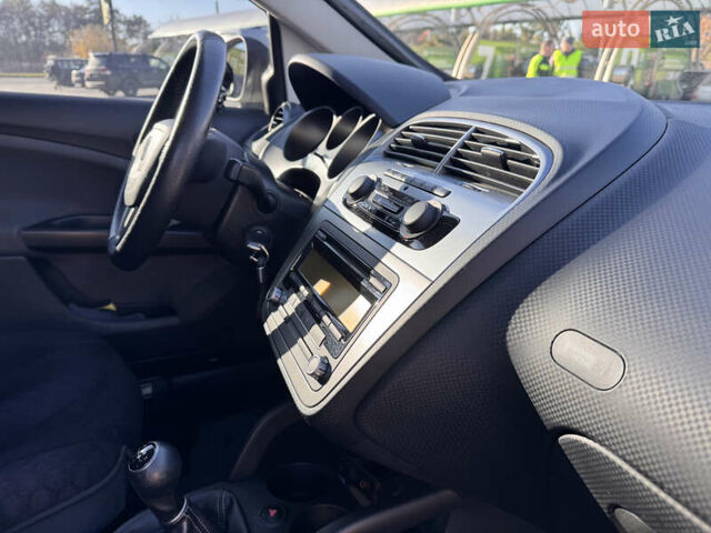 Белый Сеат Алтеа, объемом двигателя 1.6 л и пробегом 211 тыс. км за 10500 $, фото 22 на Automoto.ua