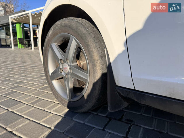 Белый Сеат Алтеа, объемом двигателя 1.6 л и пробегом 211 тыс. км за 10500 $, фото 15 на Automoto.ua