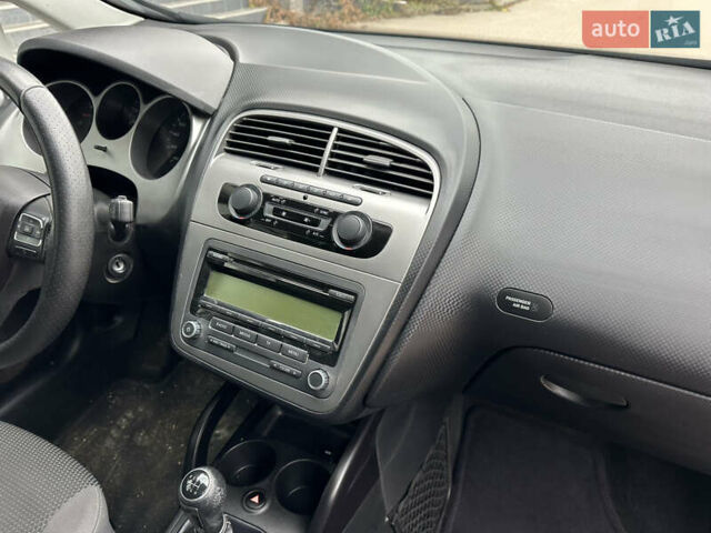 Белый Сеат Алтеа, объемом двигателя 1.39 л и пробегом 159 тыс. км за 8700 $, фото 34 на Automoto.ua