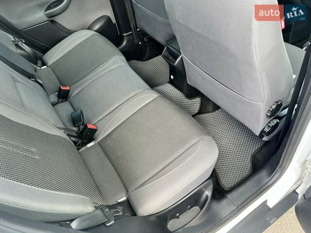 Білий Сеат Altea, об'ємом двигуна 1.6 л та пробігом 257 тис. км за 8999 $, фото 19 на Automoto.ua