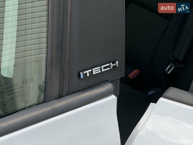 Білий Сеат Altea, об'ємом двигуна 1.6 л та пробігом 257 тис. км за 8999 $, фото 22 на Automoto.ua