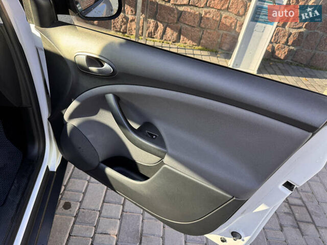 Белый Сеат Алтеа, объемом двигателя 1.6 л и пробегом 211 тыс. км за 10500 $, фото 45 на Automoto.ua