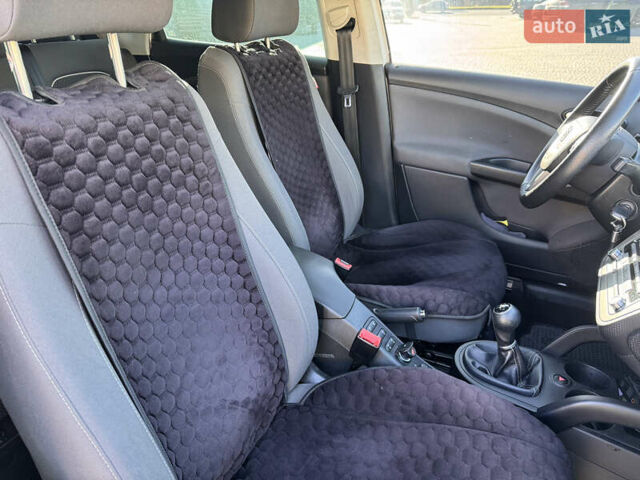 Белый Сеат Алтеа, объемом двигателя 1.6 л и пробегом 211 тыс. км за 10500 $, фото 21 на Automoto.ua