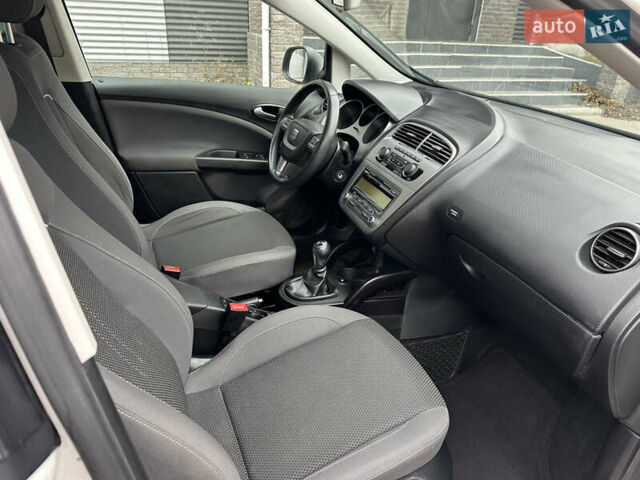 Белый Сеат Алтеа, объемом двигателя 1.39 л и пробегом 159 тыс. км за 8700 $, фото 35 на Automoto.ua