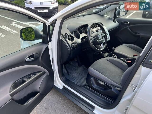Білий Сеат Altea, об'ємом двигуна 1.6 л та пробігом 257 тис. км за 8999 $, фото 28 на Automoto.ua