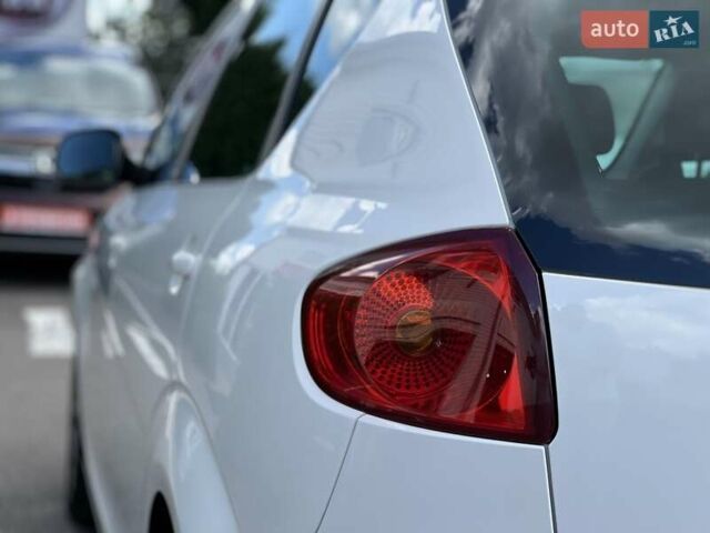 Білий Сеат Altea, об'ємом двигуна 1.6 л та пробігом 257 тис. км за 8999 $, фото 15 на Automoto.ua