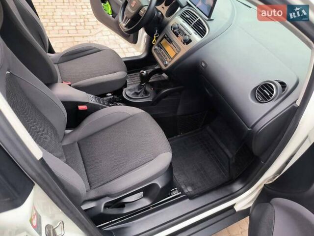 Білий Сеат Altea, об'ємом двигуна 1.6 л та пробігом 129 тис. км за 10300 $, фото 19 на Automoto.ua