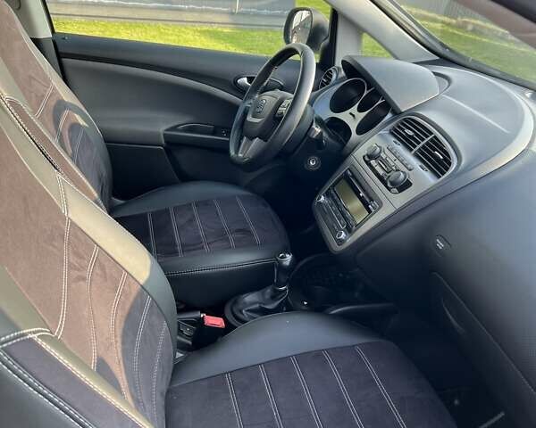 Білий Сеат Altea, об'ємом двигуна 1.6 л та пробігом 47 тис. км за 12000 $, фото 5 на Automoto.ua