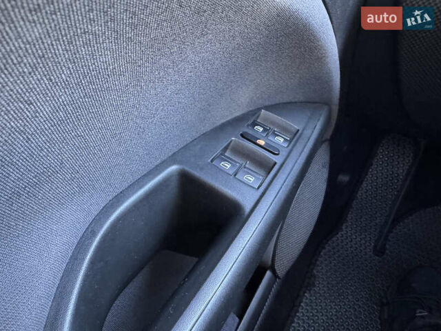 Белый Сеат Алтеа, объемом двигателя 1.6 л и пробегом 211 тыс. км за 10500 $, фото 29 на Automoto.ua