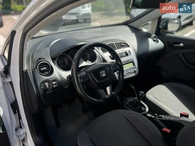 Білий Сеат Altea, об'ємом двигуна 1.6 л та пробігом 257 тис. км за 8999 $, фото 31 на Automoto.ua